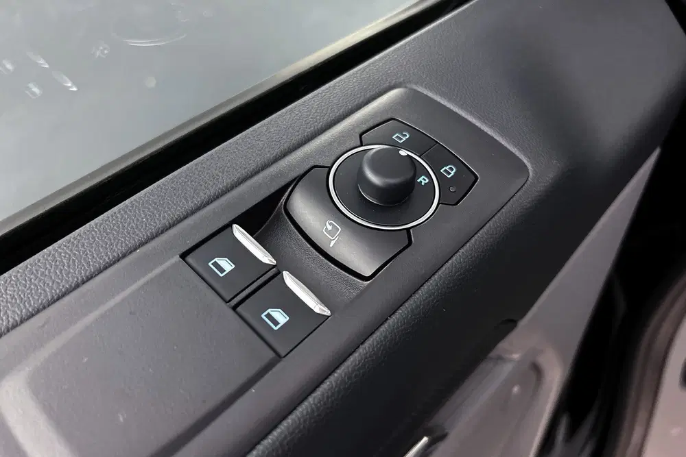 Ford E-Custom L2 Limited uit 2026, foto 16