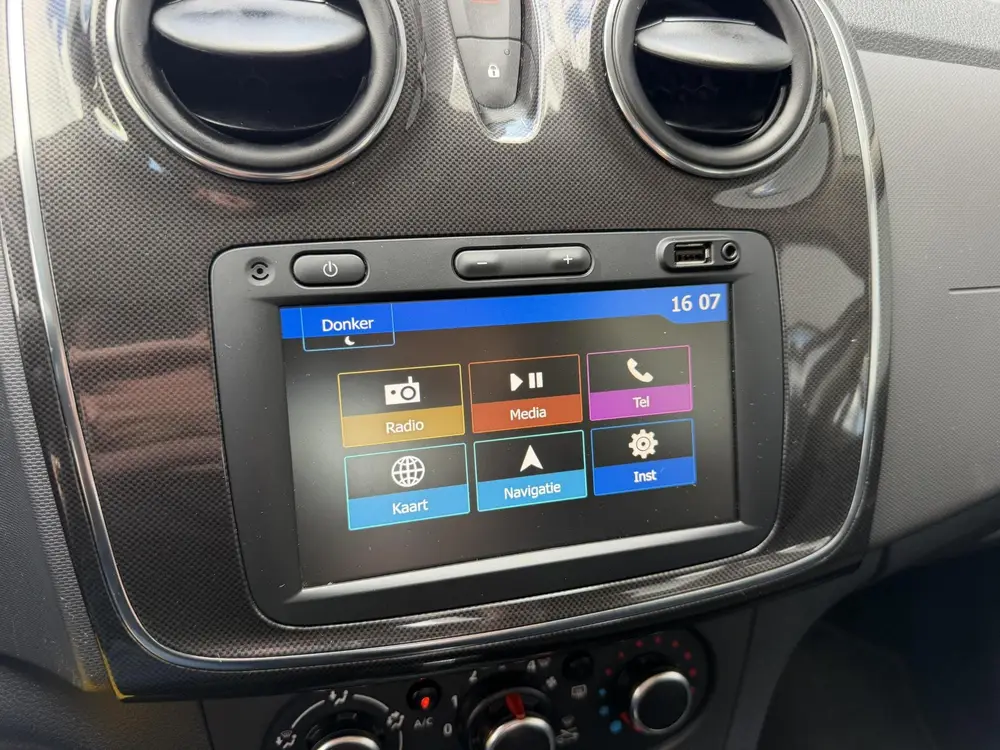 Dacia Sandero 0.9 TCe Tech Road / Navigatie / Cruise Control uit 2020, foto 4