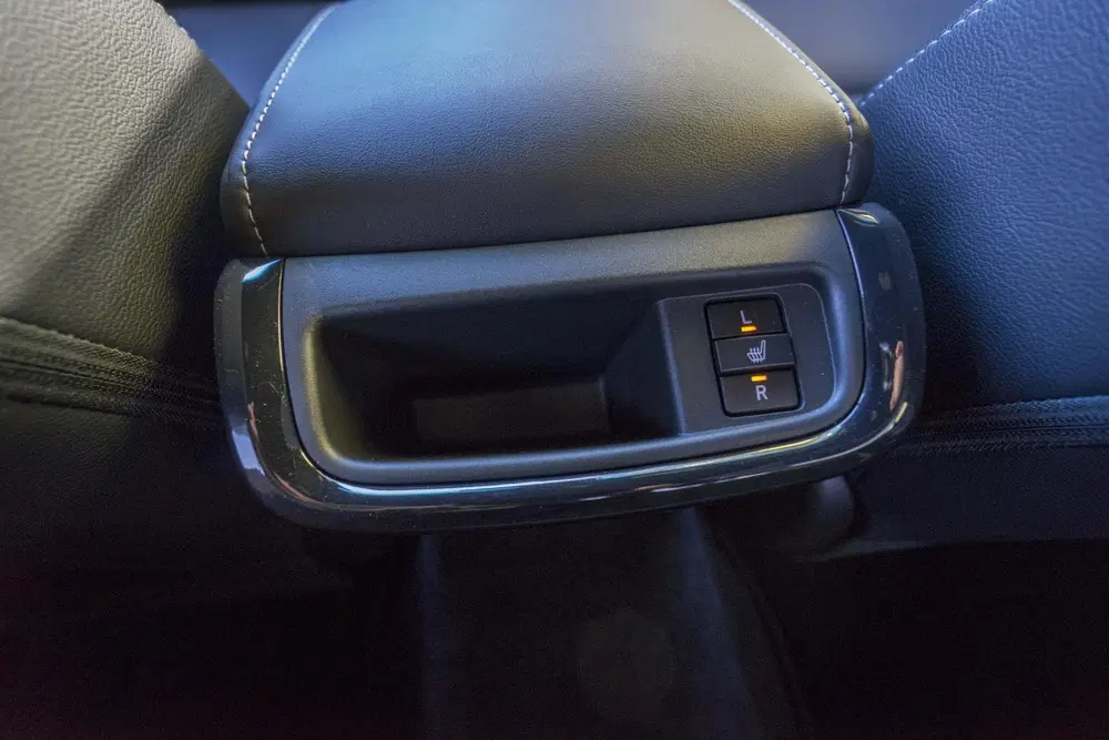 Toyota Hilux 2.8 D-4D Double Cab Hybrid Invincible JBL uit 2026, foto 15