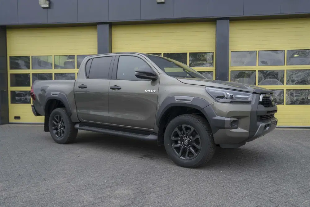 Toyota Hilux 2.8 D-4D Double Cab Hybrid Invincible JBL uit 2026, foto 3