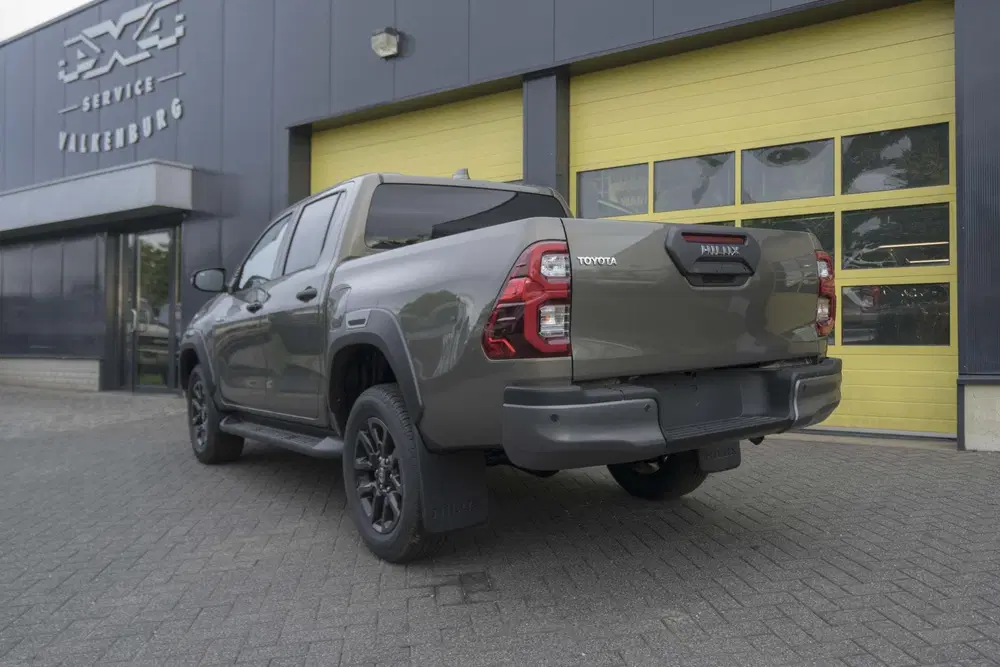 Toyota Hilux 2.8 D-4D Double Cab Hybrid Invincible JBL uit 2026, foto 6