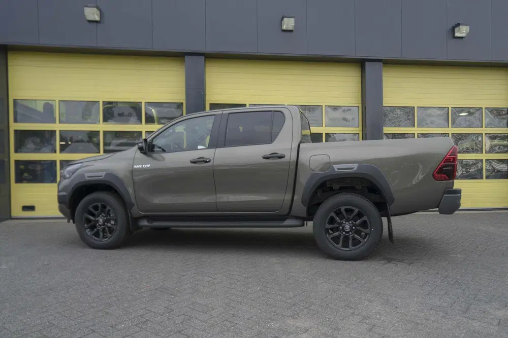 Toyota Hilux 2.8 D-4D Double Cab Hybrid Invincible JBL uit 2026, foto 8