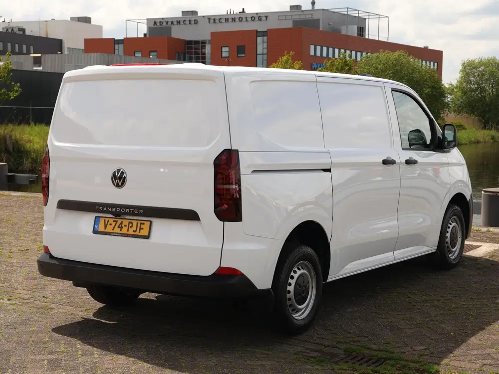 Volkswagen Transporter 2.0 TDI 150pk L1H1 Life uit 2024, foto 5