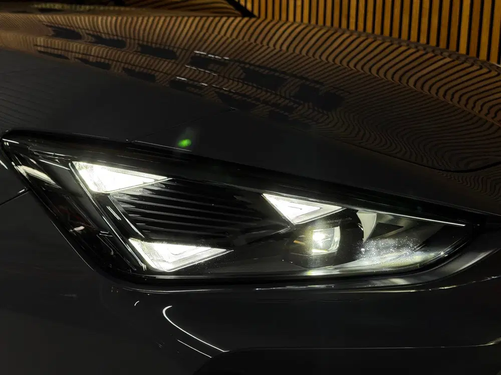 Cupra Leon 1.5 eTSI VZ Performance PANO uit 2025, foto 10