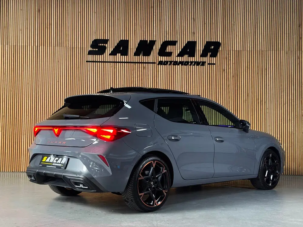 Cupra Leon 1.5 eTSI VZ Performance PANO uit 2025, foto 14