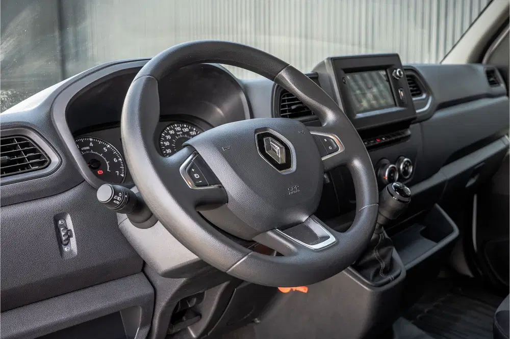 Renault Master 2.3dCi uit 2023, foto 10
