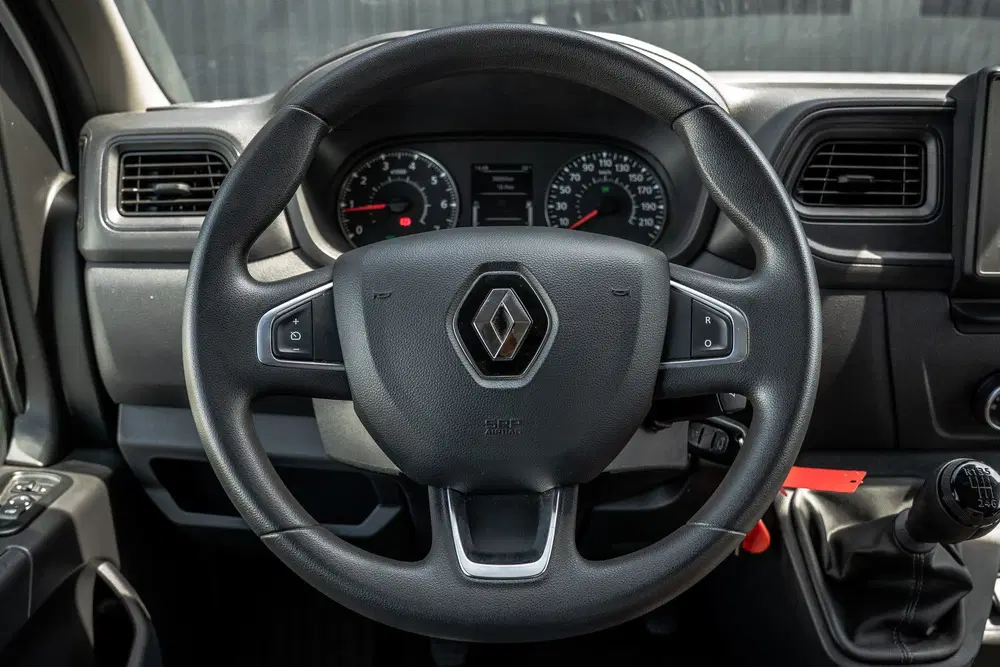 Renault Master 2.3dCi uit 2023, foto 13