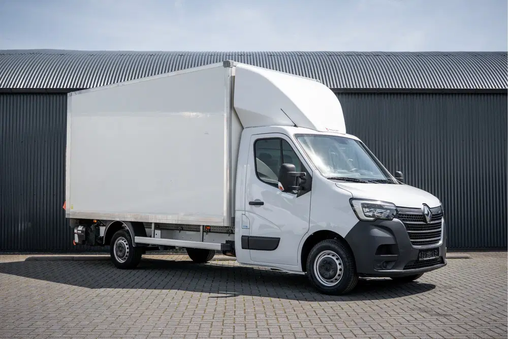 Renault Master 2.3dCi uit 2023, foto 4