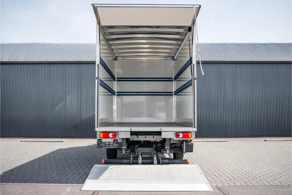 Renault Master 2.3dCi uit 2023, foto 8