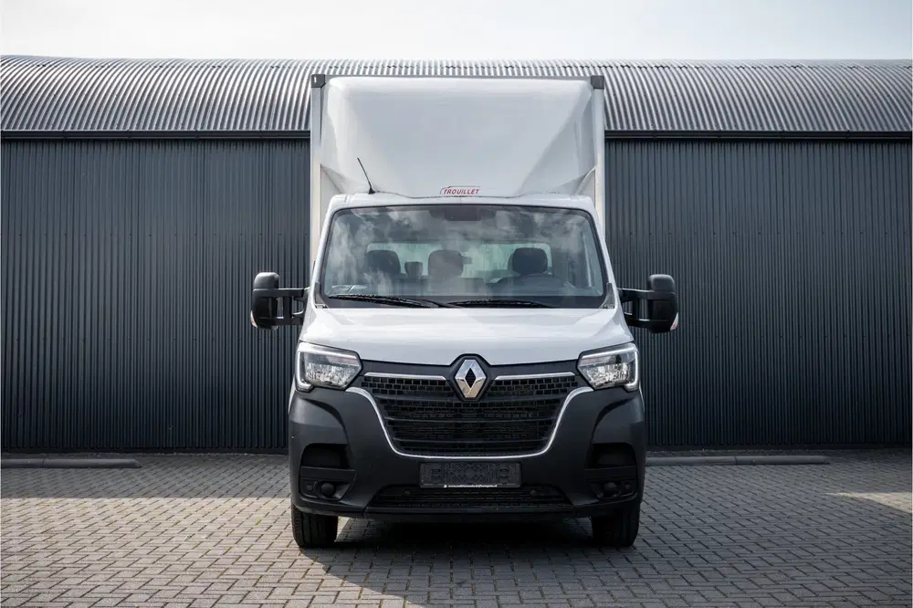 Renault Master 2.3dCi uit 2023, foto 3