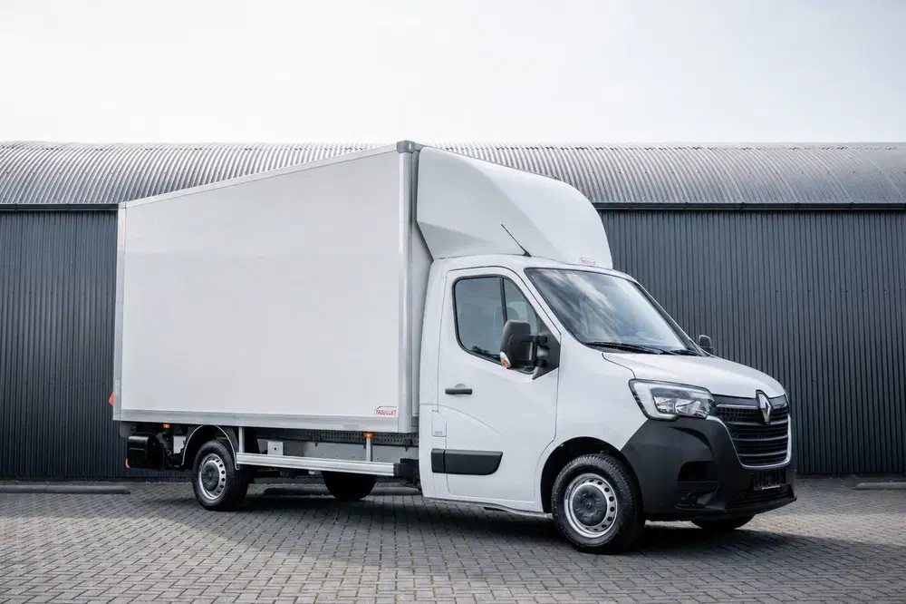 Renault Master 2.3dCi uit 2023, foto 4