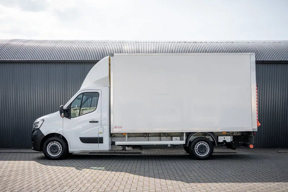 Renault Master 2.3dCi uit 2023, foto 5