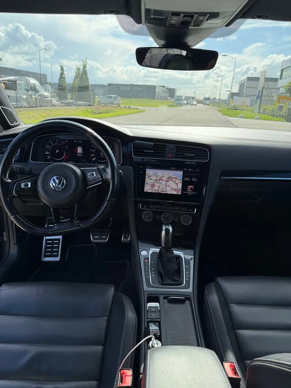 Volkswagen Golf VII Golf 2.0 TSI 300pk 4Motion 5D 2019 Zwart uit 2019, foto 12