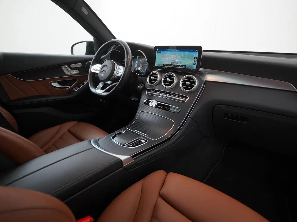 Mercedes-Benz GLC 300e 4MATIC AMG Night Premium Plus uit 2022, foto 2