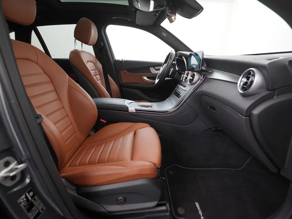 Mercedes-Benz GLC 300e 4MATIC AMG Night Premium Plus uit 2022, foto 3