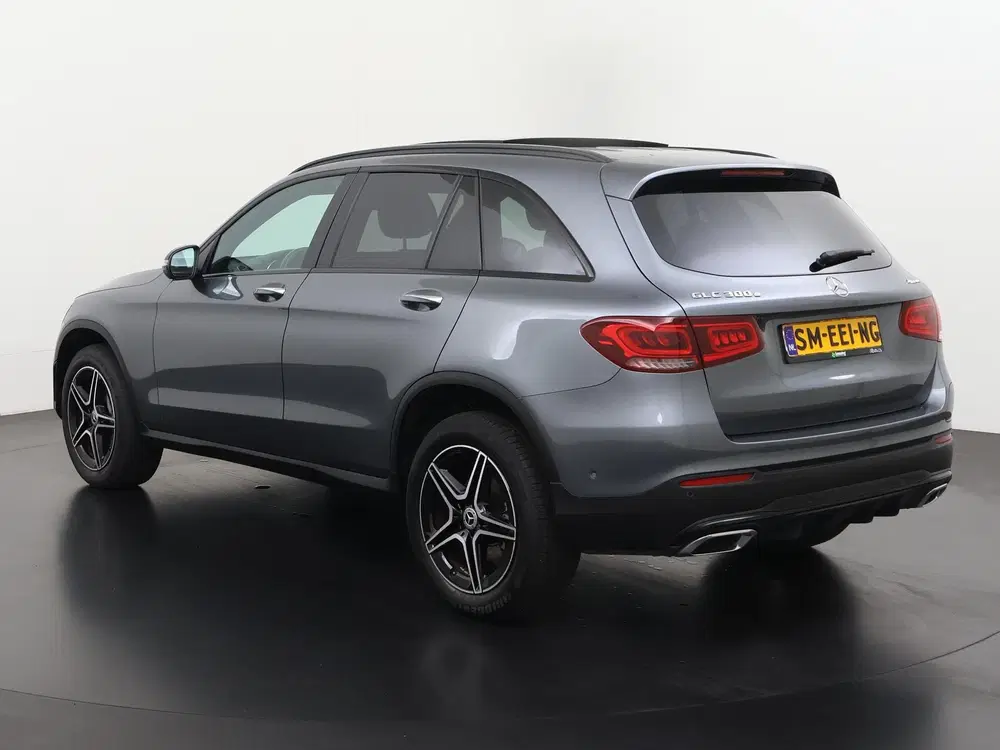 Mercedes-Benz GLC 300e 4MATIC AMG Night Premium Plus uit 2022, foto 7