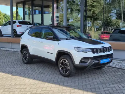Jeep Compass 4xe 240 Plug-in Hybrid Electric Trailhawk uit 2024