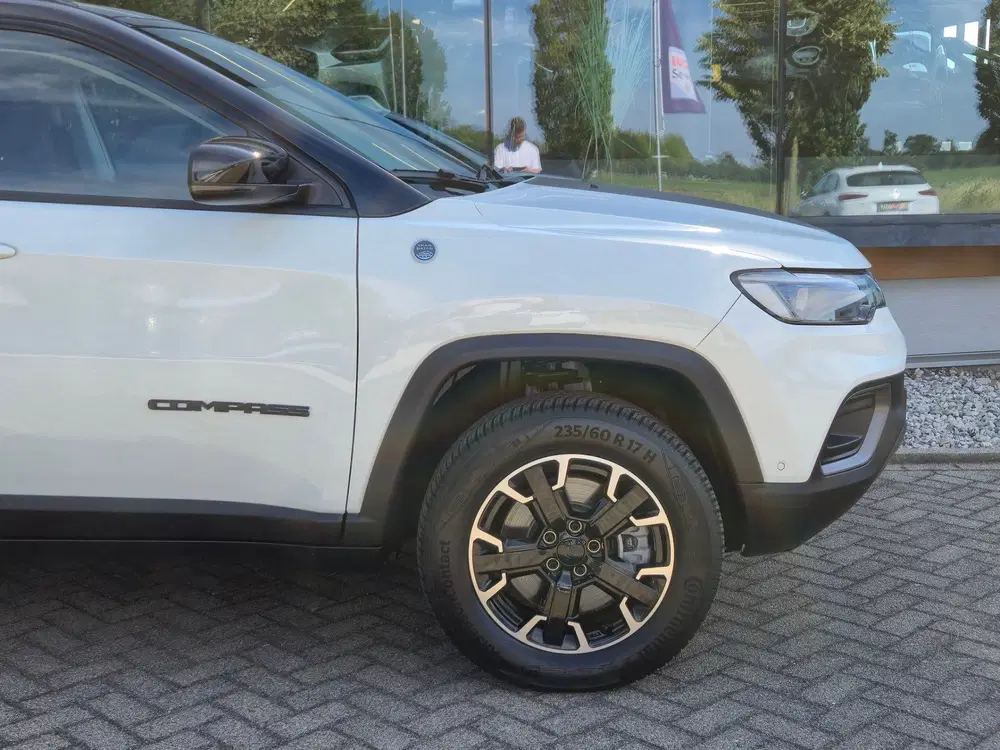 Jeep Compass 4xe 240 Plug-in Hybrid Electric Trailhawk uit 2024, foto 10