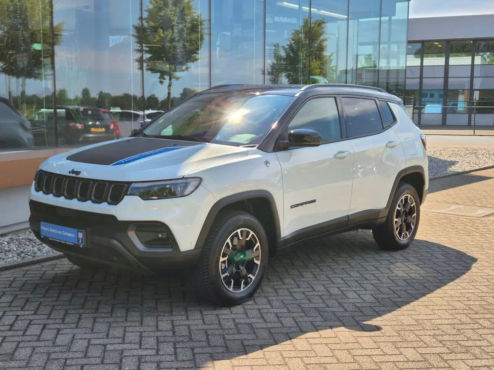 Jeep Compass 4xe 240 Plug-in Hybrid Electric Trailhawk uit 2024, foto 2