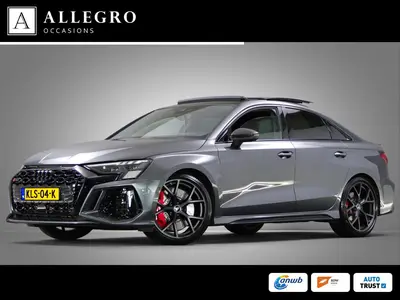 Audi RS3 Limousine 2.5 TFSI quattro (CARBON IN- & E uit 2024
