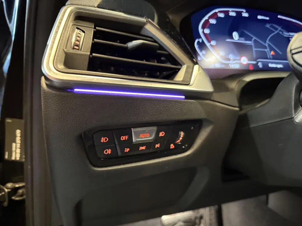 BMW 3-serie 3-serie 330e xDrive HUD Pano 360* Laser M uit 2022, foto 17
