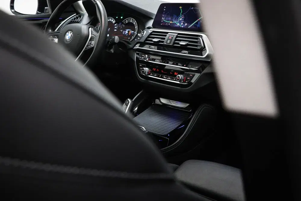 BMW X4 xDrive20i X-Line High Executive uit 2021, foto 17