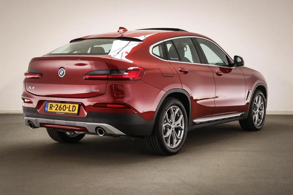 BMW X4 xDrive20i X-Line High Executive uit 2021, foto 2