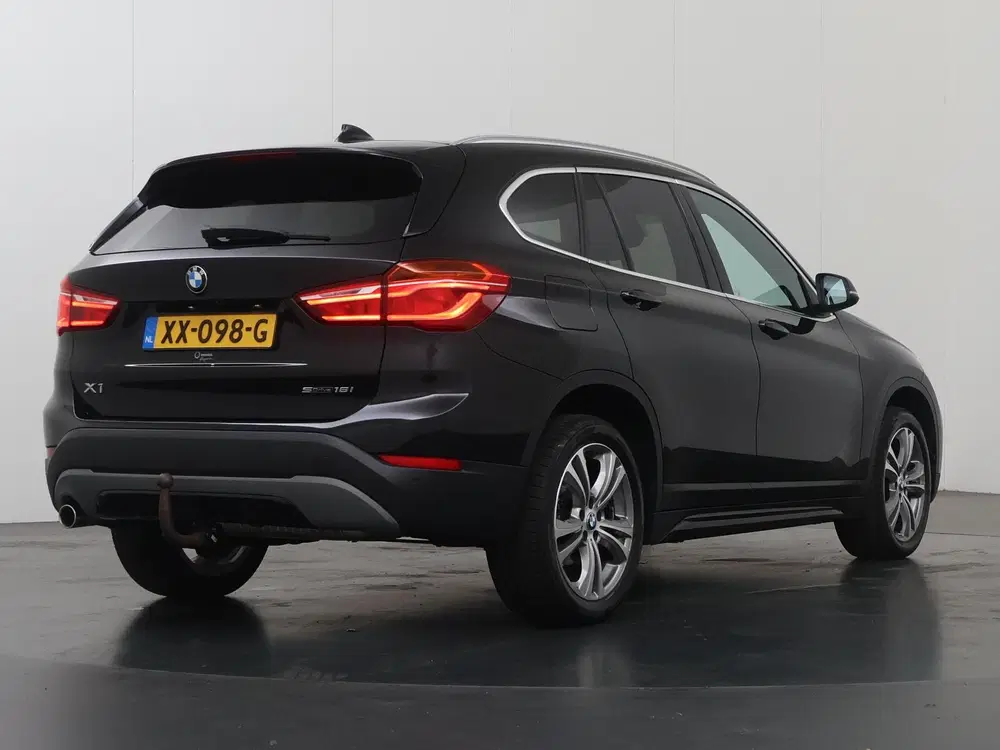 BMW X1 sDrive18i Executive Sport Edition uit 2019, foto 2