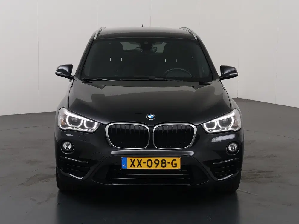 BMW X1 sDrive18i Executive Sport Edition uit 2019, foto 3