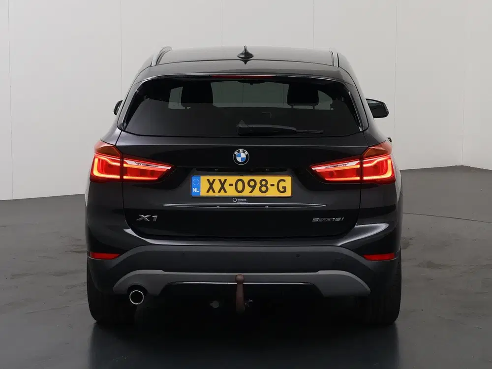 BMW X1 sDrive18i Executive Sport Edition uit 2019, foto 4
