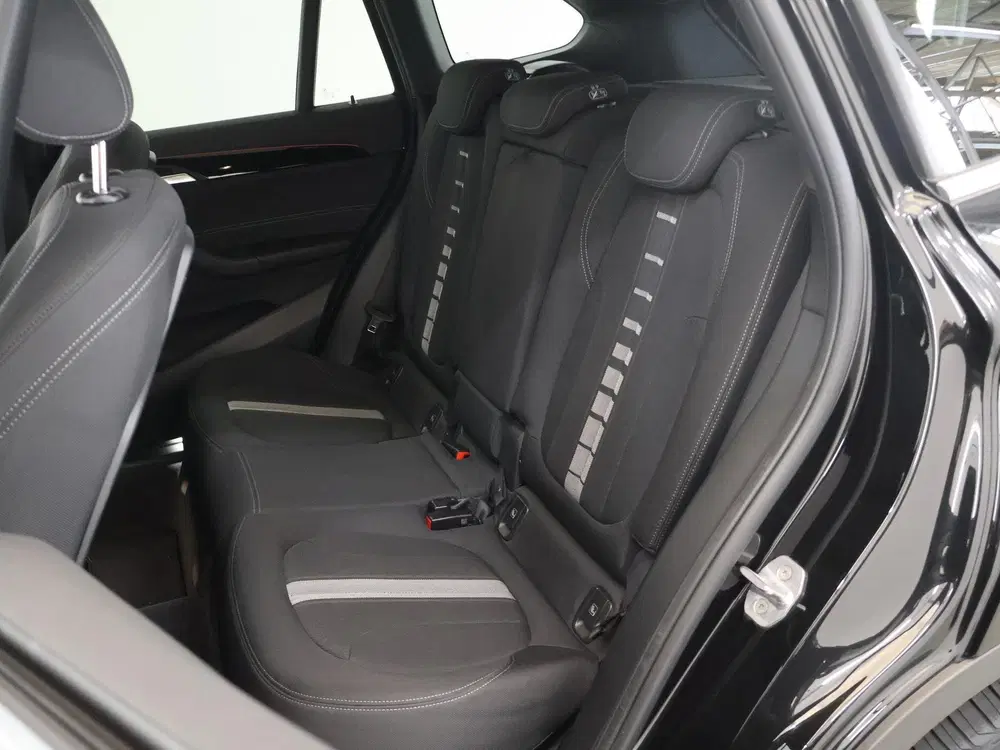 BMW X1 sDrive18i Executive Sport Edition uit 2019, foto 8