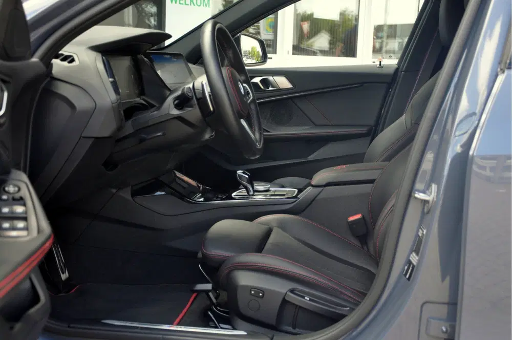 BMW 1-serie 128ti uit 2023, foto 16