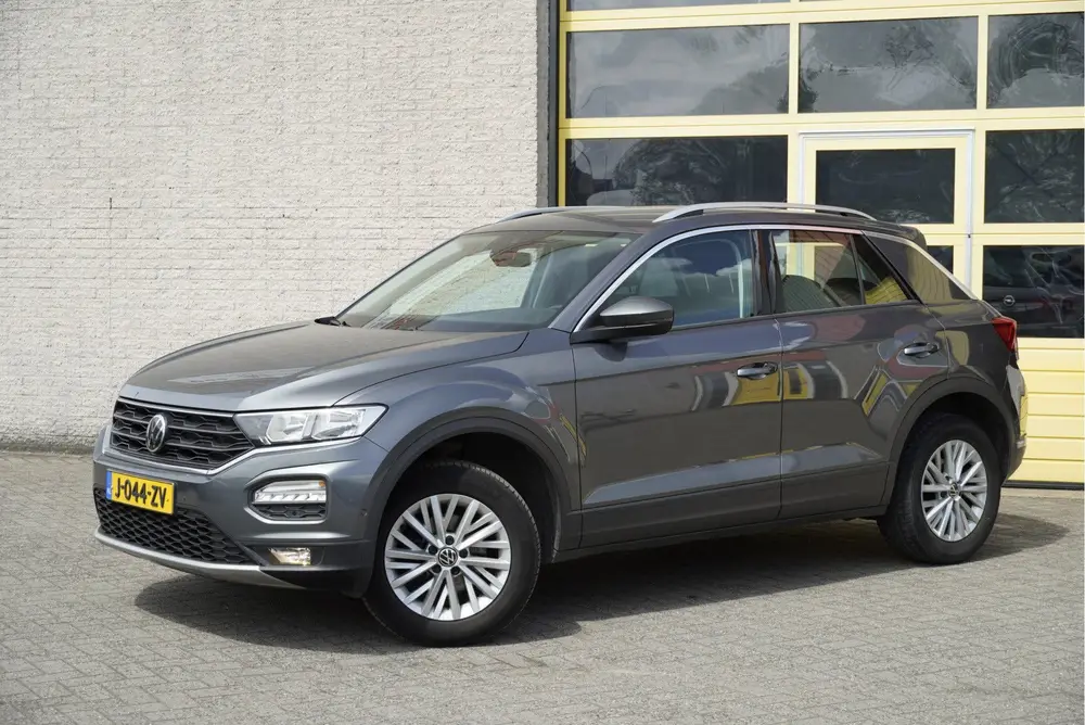 Volkswagen T-Roc 1.5 TSI 150PK! Automaat Style Business BJ20 uit 2020, foto 2
