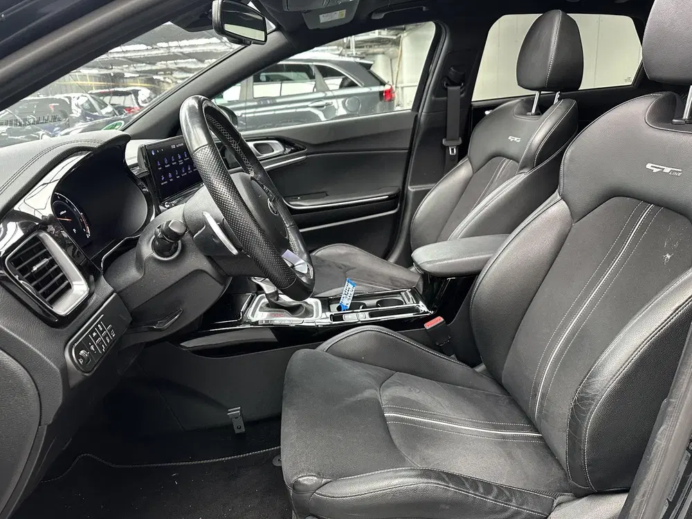 Kia ProCeed 1.5 T-GDI GT-PlusLine uit 2021, foto 2
