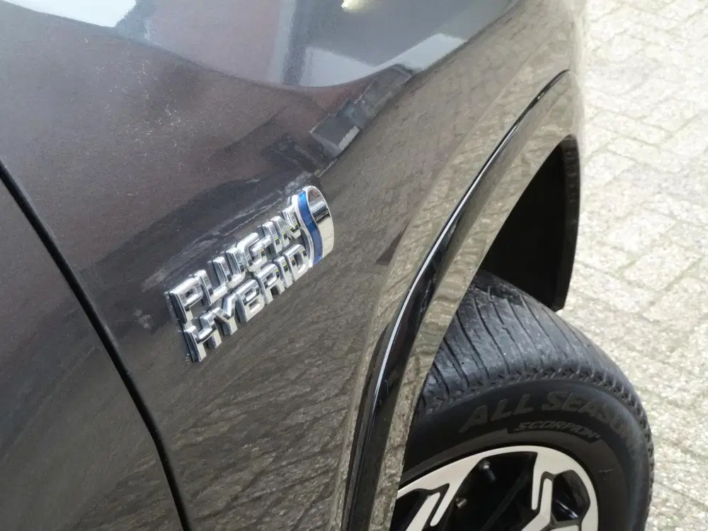 Toyota RAV 4 2.5 Plug-in Hybrid AWD Bi-Tone Plus uit 2022, foto 9