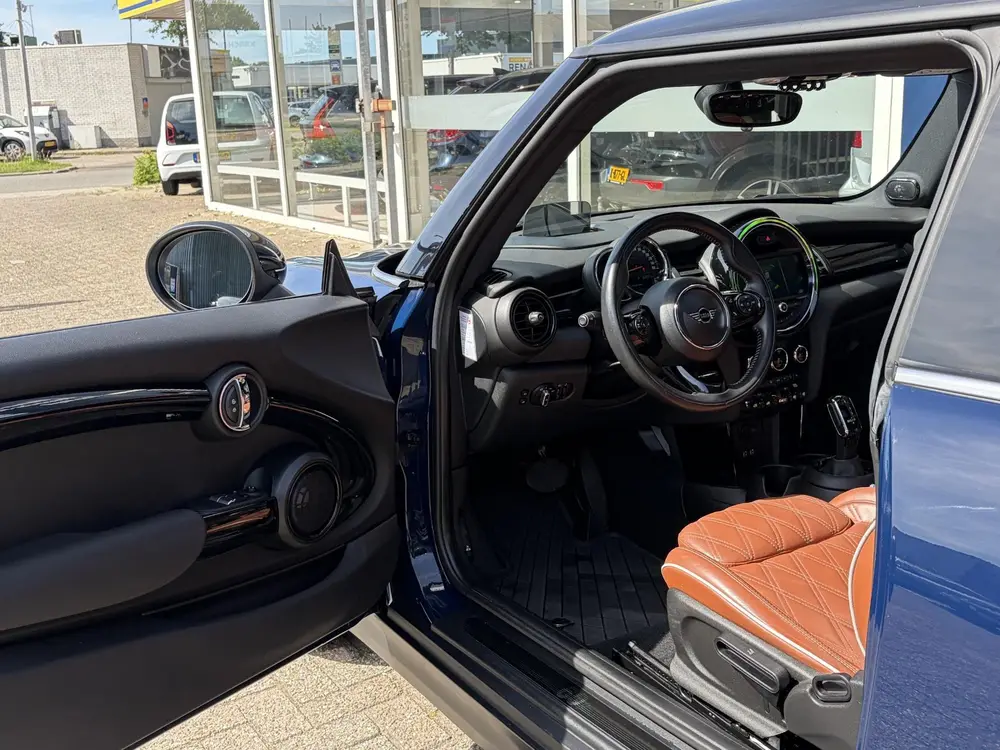 Mini 3-Deurs 1.5 Cooper 60 Years Edition / Automaat / NL-Aut uit 2019, foto 11