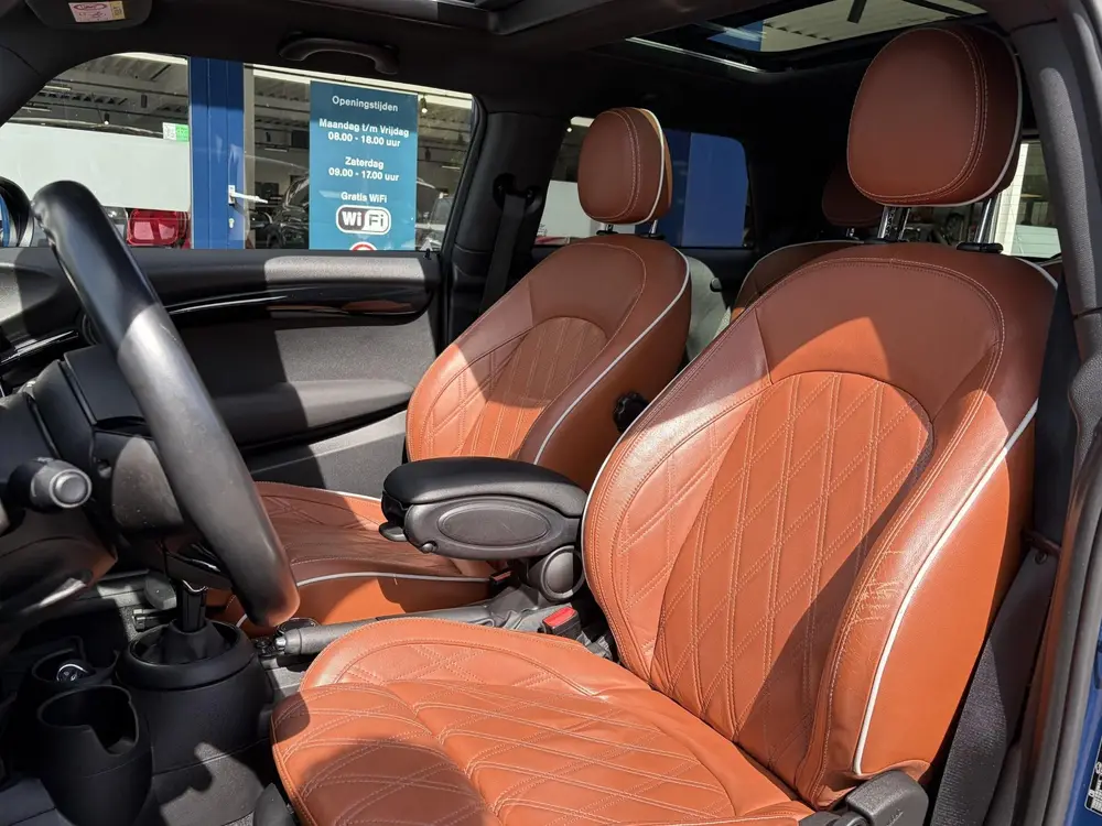 Mini 3-Deurs 1.5 Cooper 60 Years Edition / Automaat / NL-Aut uit 2019, foto 13