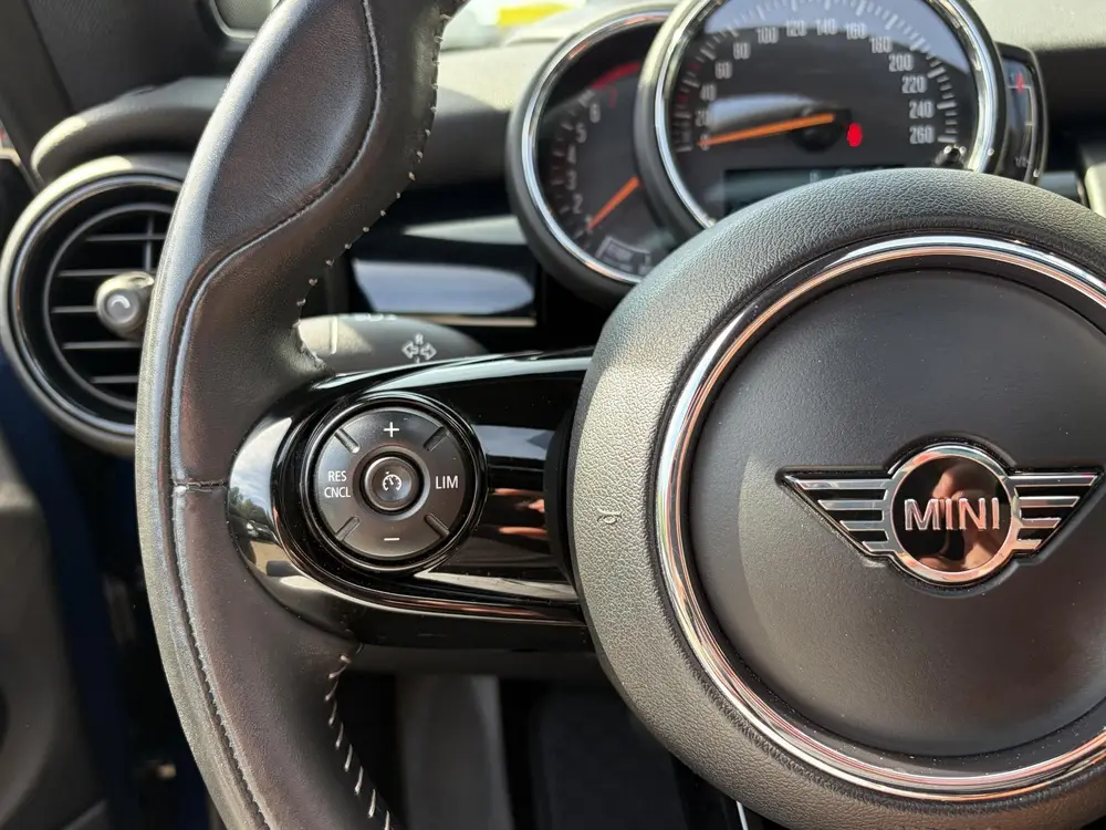 Mini 3-Deurs 1.5 Cooper 60 Years Edition / Automaat / NL-Aut uit 2019, foto 19
