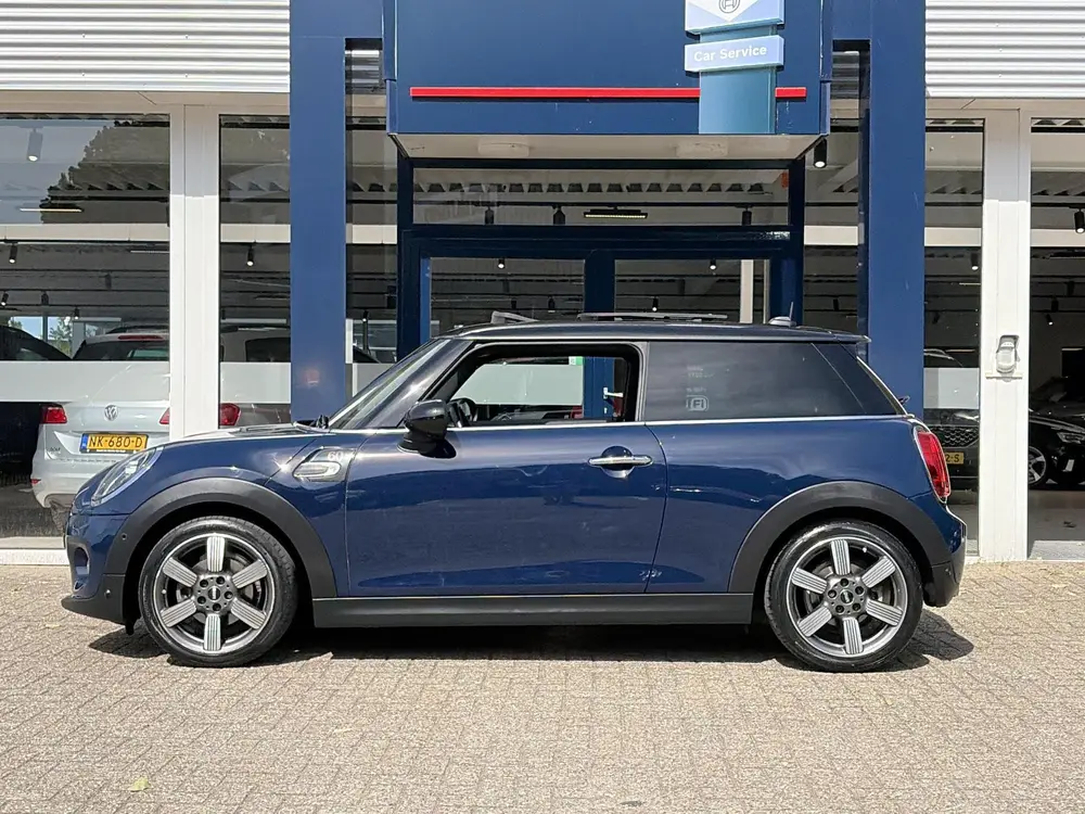 Mini 3-Deurs 1.5 Cooper 60 Years Edition / Automaat / NL-Aut uit 2019, foto 3
