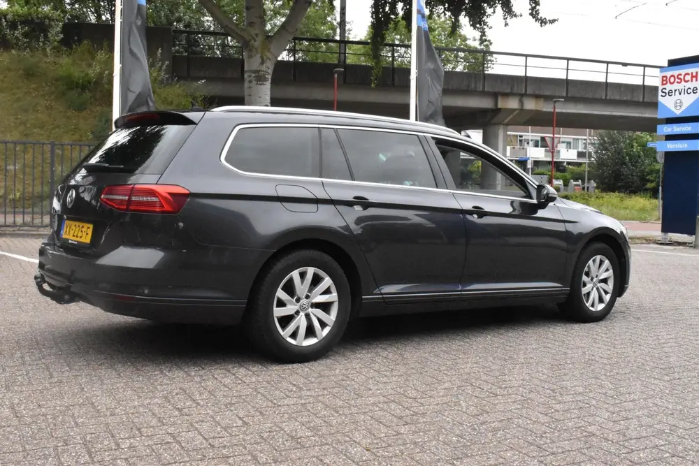 Volkswagen Passat Variant 1.4 TSI Comfortline Business Autom uit 2019, foto 3