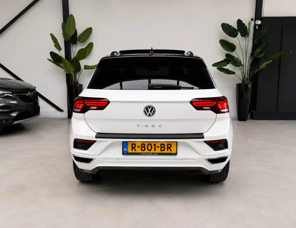 Volkswagen T-Roc 1.5 TSI DSG R-LINE 150PK PANO|SIDE ASSIST uit 2019, foto 3