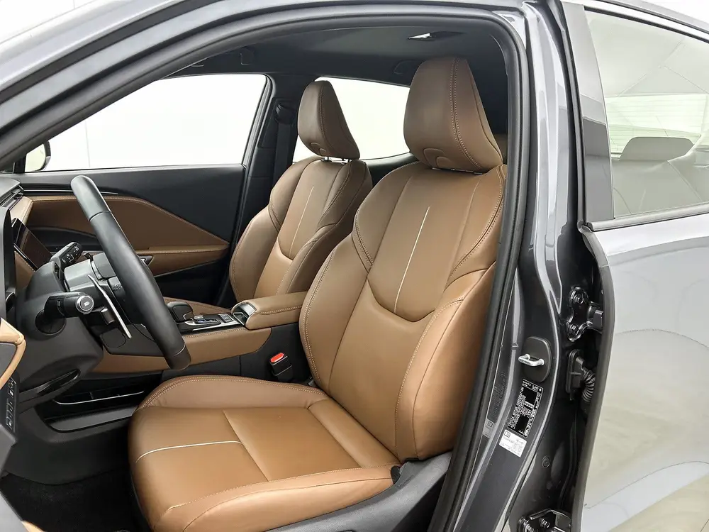 Lexus LBX Original Edition AWD uit 2025, foto 16