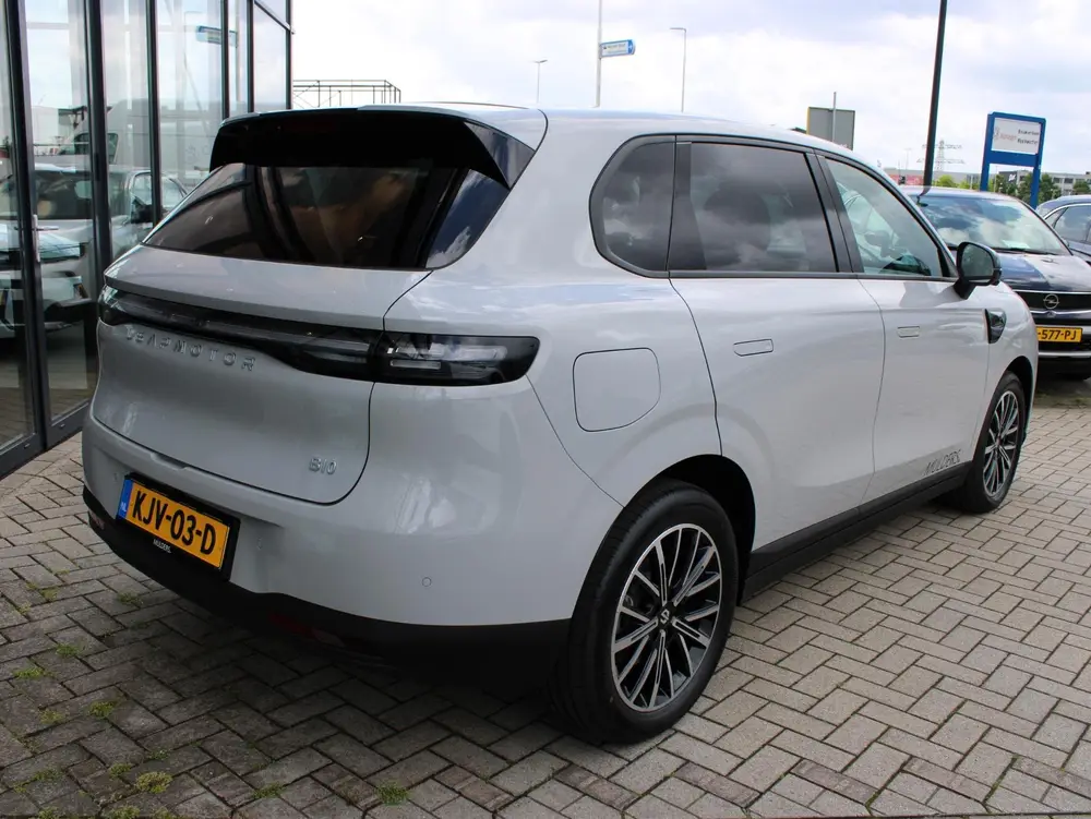 Leapmotor B10 Design Hybrid EV 18.8 kWh Direct leverbaar uit 2026, foto 3