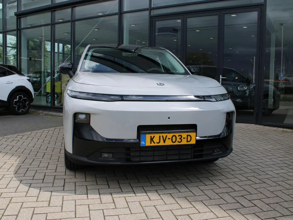 Leapmotor B10 Design Hybrid EV 18.8 kWh Direct leverbaar uit 2026, foto 8