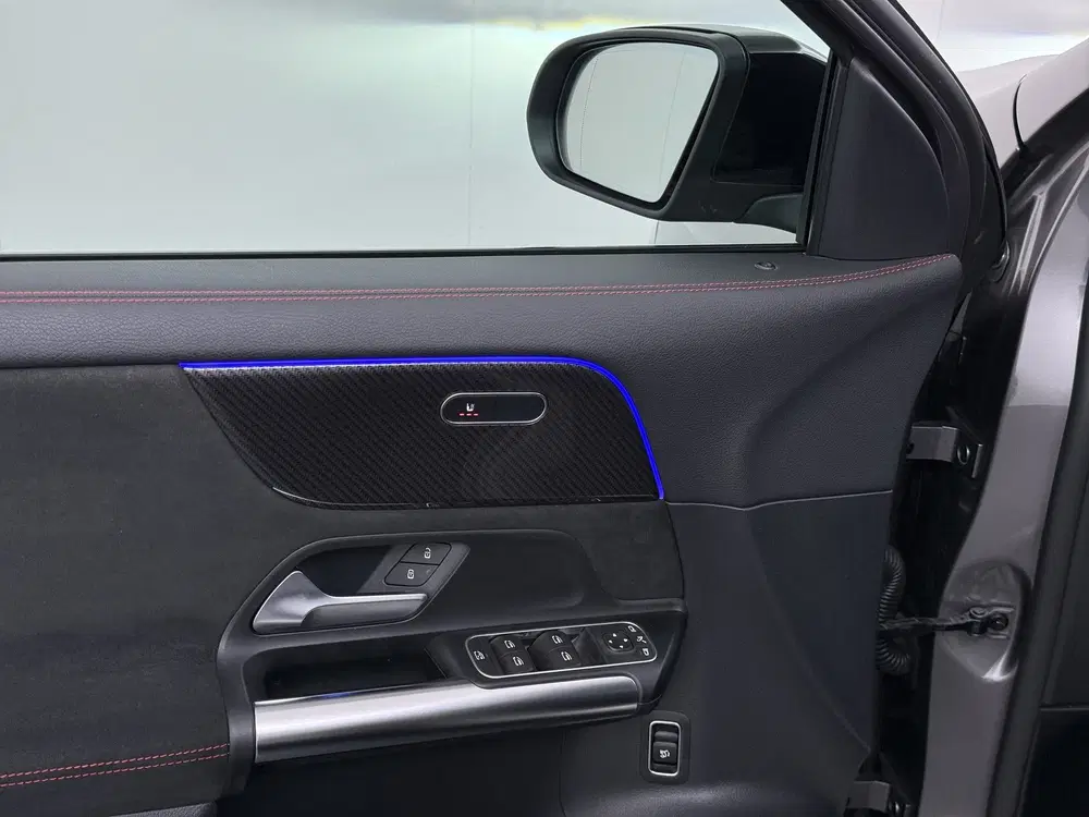 Mercedes-Benz GLA 180 AMG uit 2021, foto 11