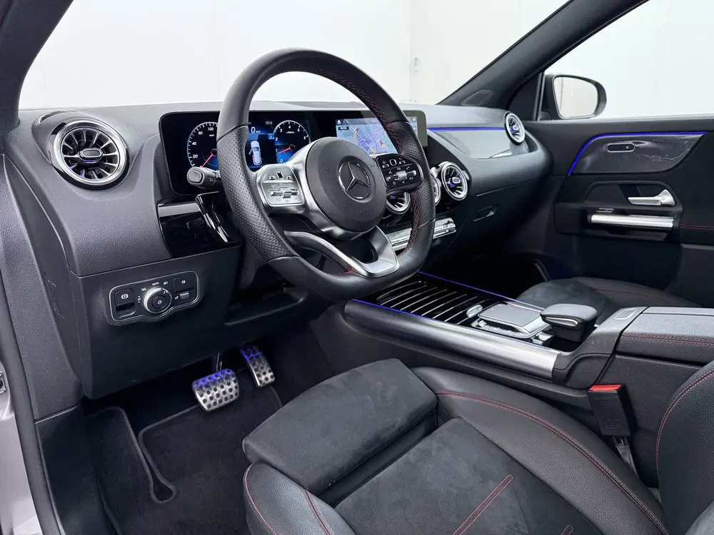 Mercedes-Benz GLA 180 AMG uit 2021, foto 12
