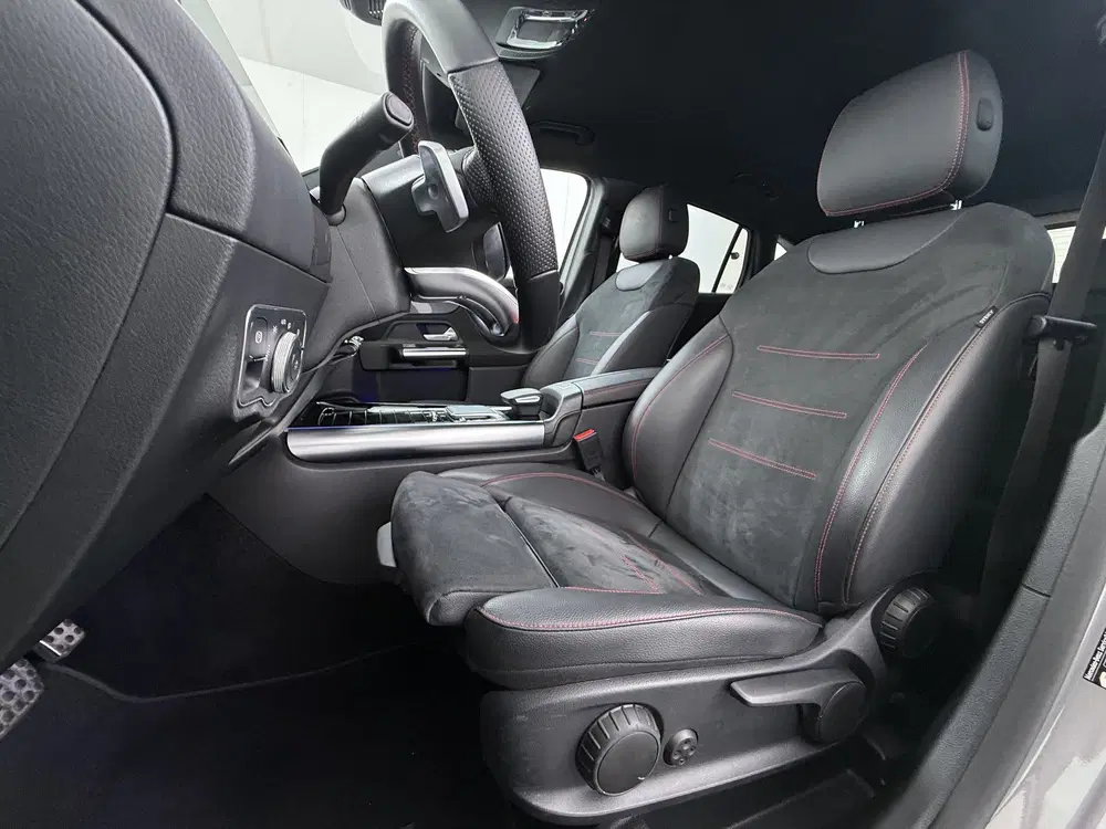 Mercedes-Benz GLA 180 AMG uit 2021, foto 13