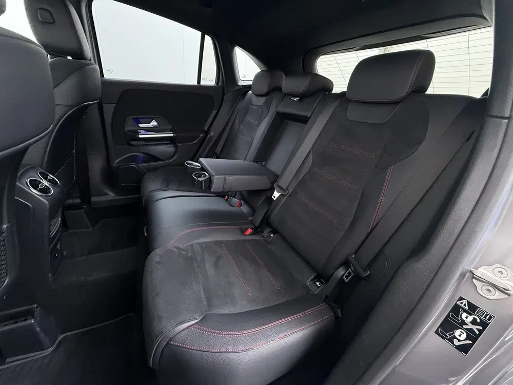 Mercedes-Benz GLA 180 AMG uit 2021, foto 17