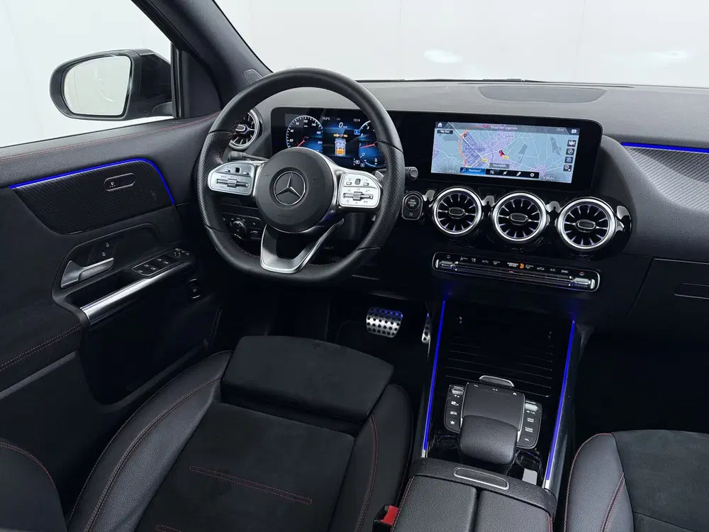Mercedes-Benz GLA 180 AMG uit 2021, foto 20