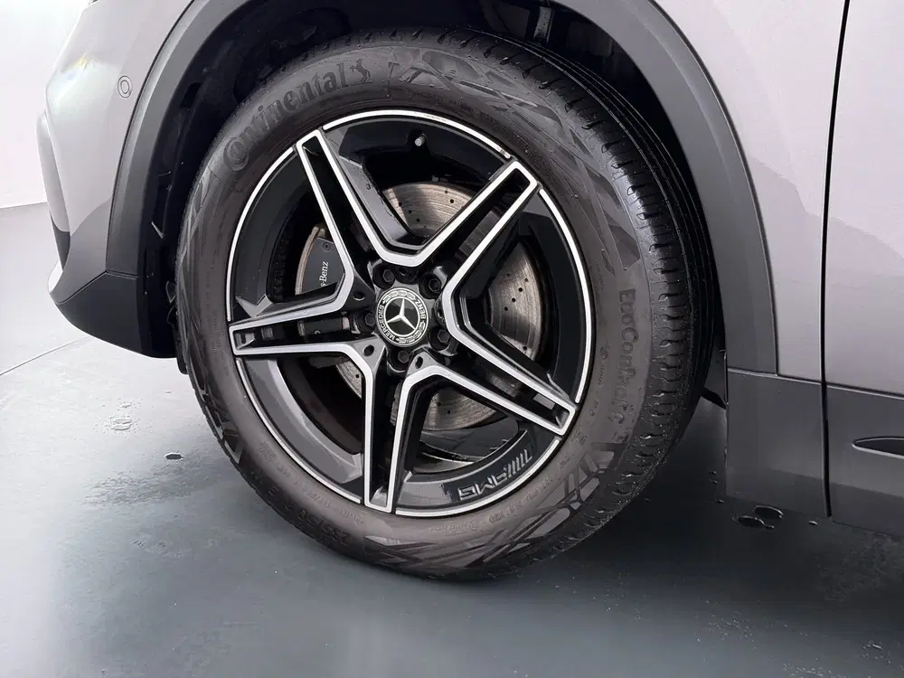 Mercedes-Benz GLA 180 AMG uit 2021, foto 7